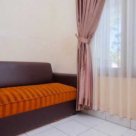 Hotel Reddoorz Syariah Near Alun Alun Wonosari Extérieur photo