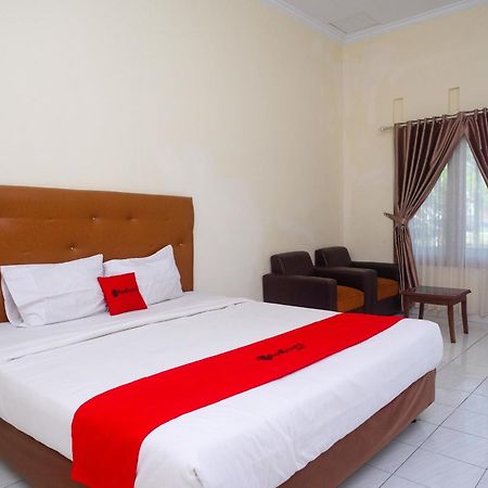Hotel Reddoorz Syariah Near Alun Alun Wonosari Extérieur photo