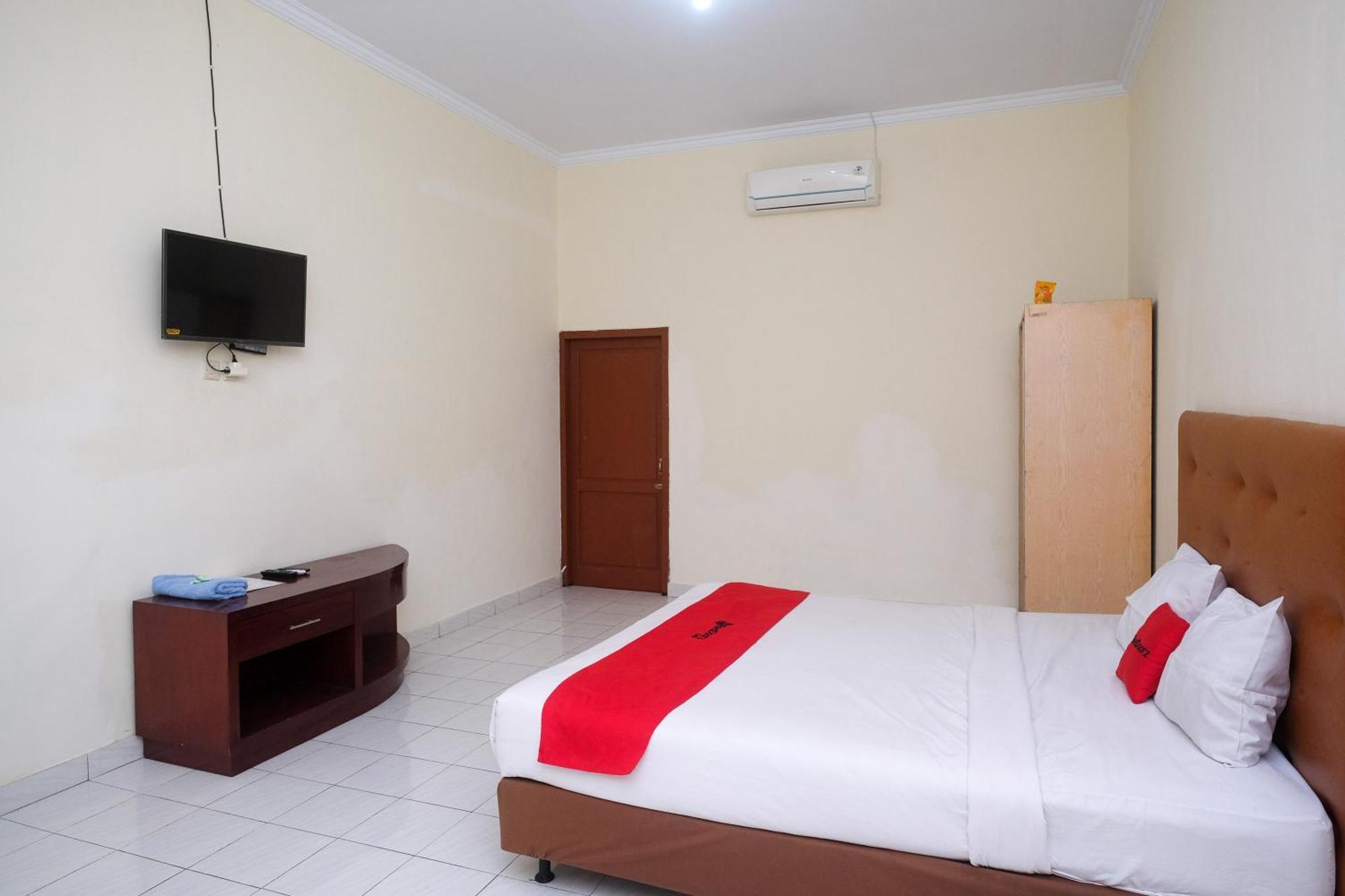Hotel Reddoorz Syariah Near Alun Alun Wonosari Extérieur photo