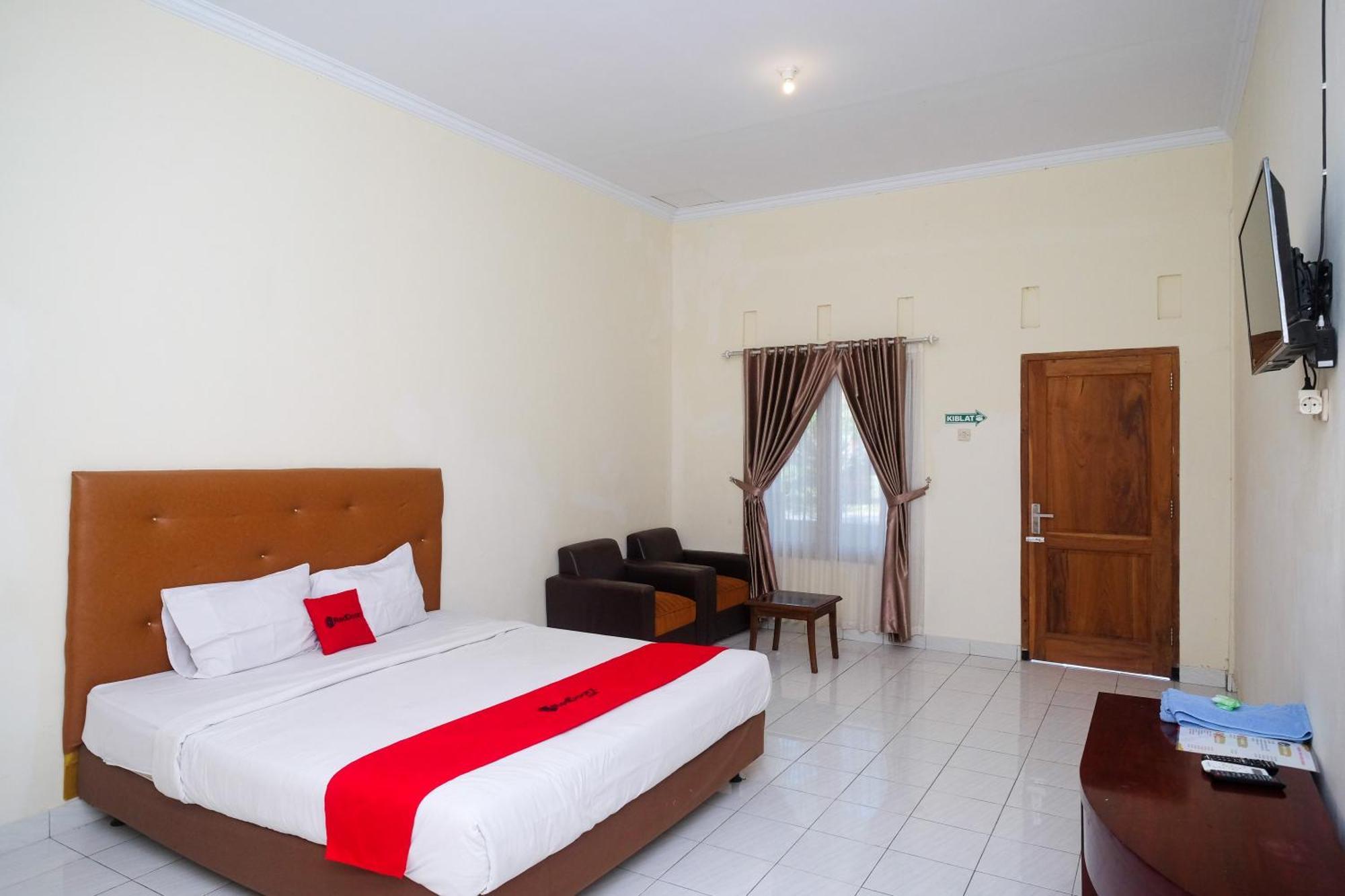 Hotel Reddoorz Syariah Near Alun Alun Wonosari Extérieur photo