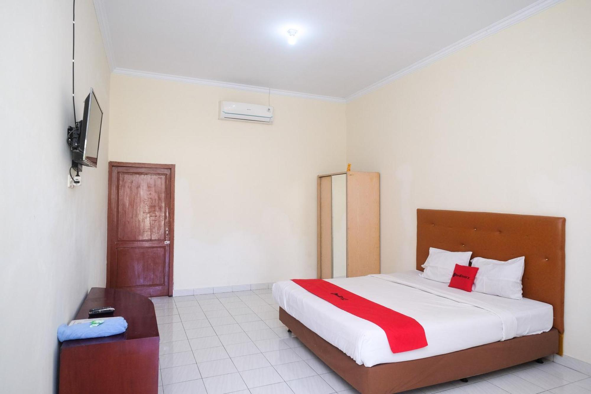 Hotel Reddoorz Syariah Near Alun Alun Wonosari Extérieur photo