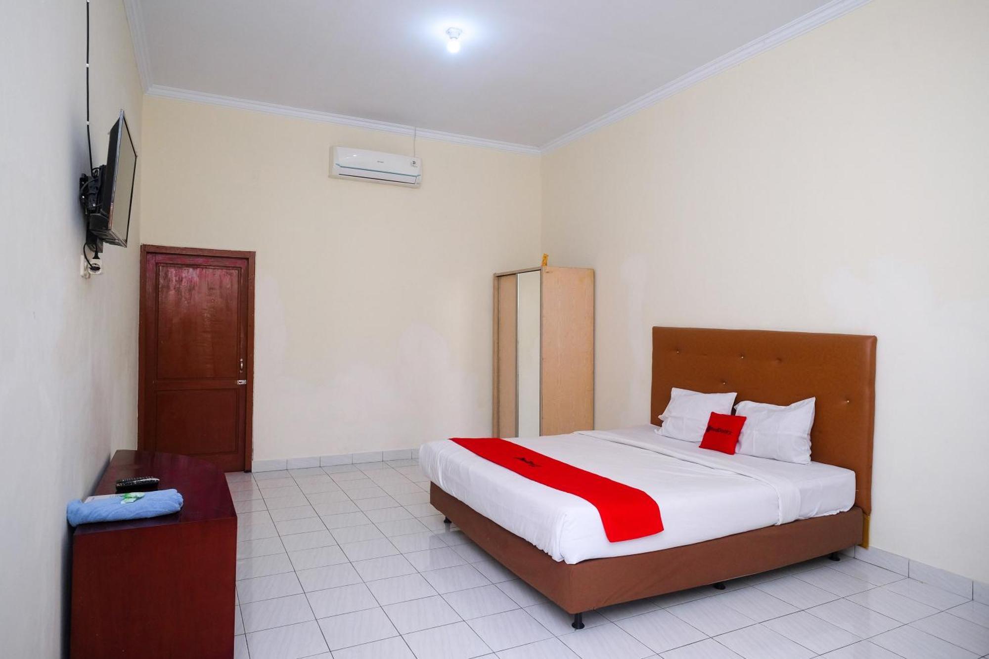 Hotel Reddoorz Syariah Near Alun Alun Wonosari Extérieur photo
