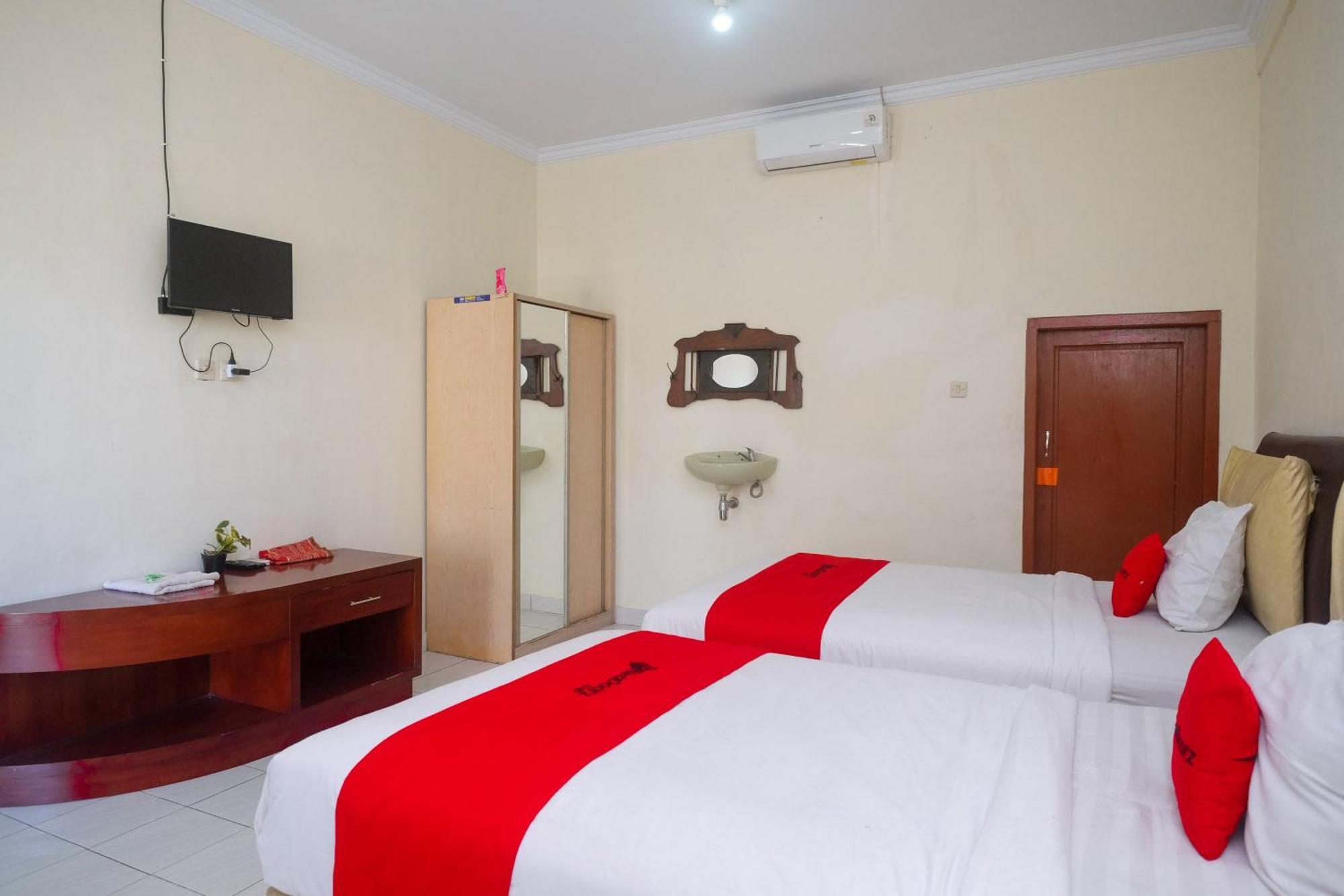 Hotel Reddoorz Syariah Near Alun Alun Wonosari Extérieur photo