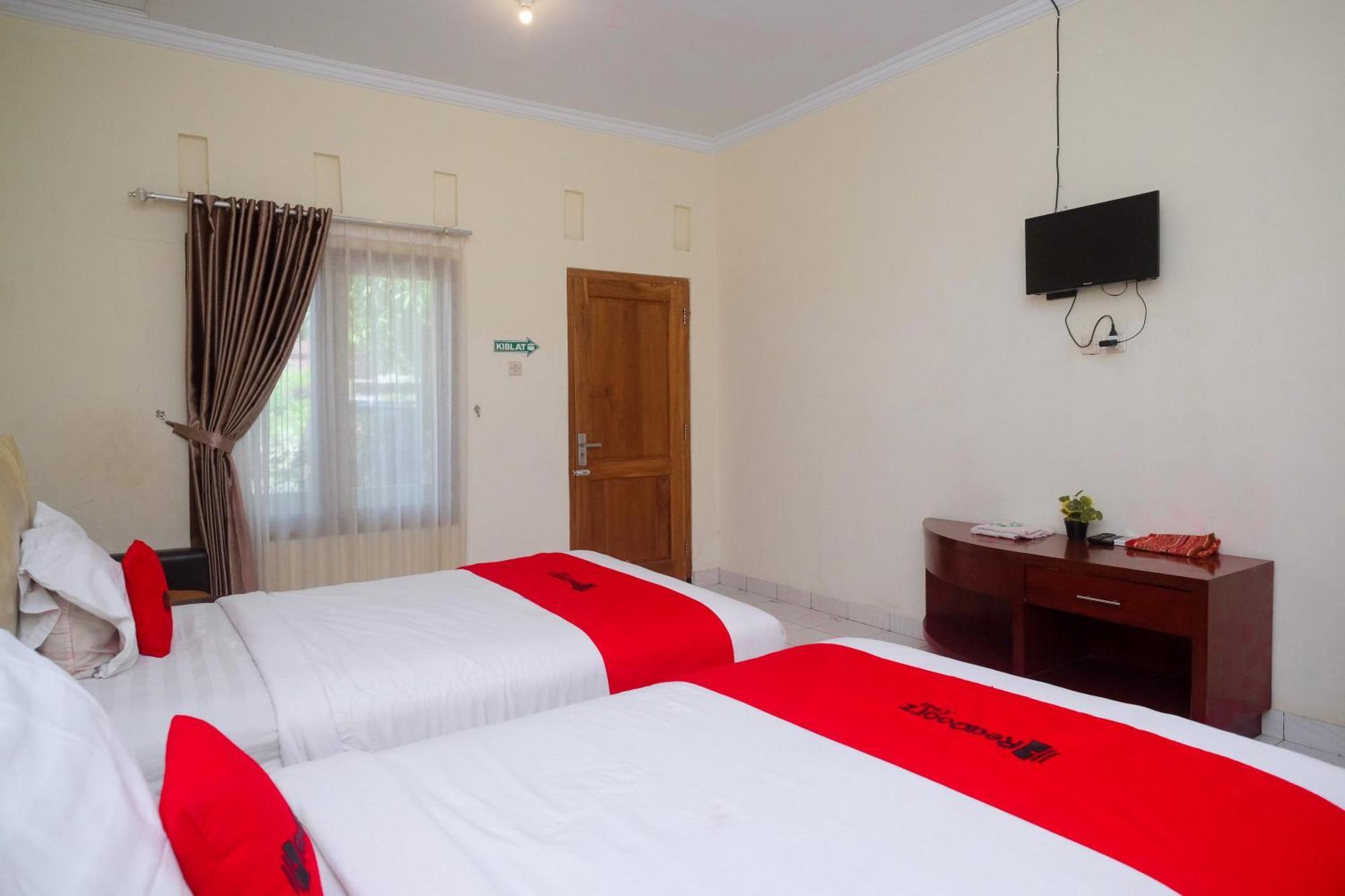 Hotel Reddoorz Syariah Near Alun Alun Wonosari Extérieur photo